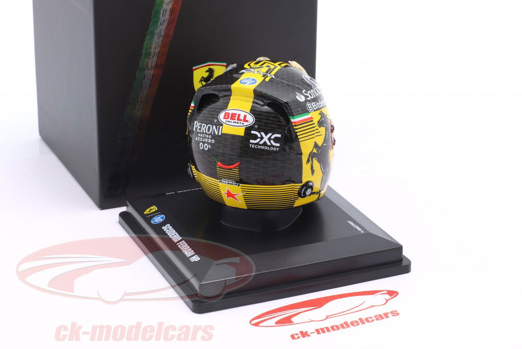 Carlos Sainz jr. #55 Scuderia Ferrari 4e Italië GP formule 1 2024 helm 1:5 LookSmart