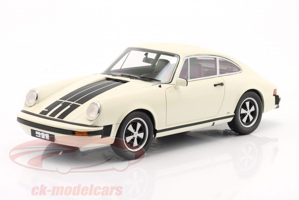 Porsche 911 Coupe blanco / negro 1:18 Schuco