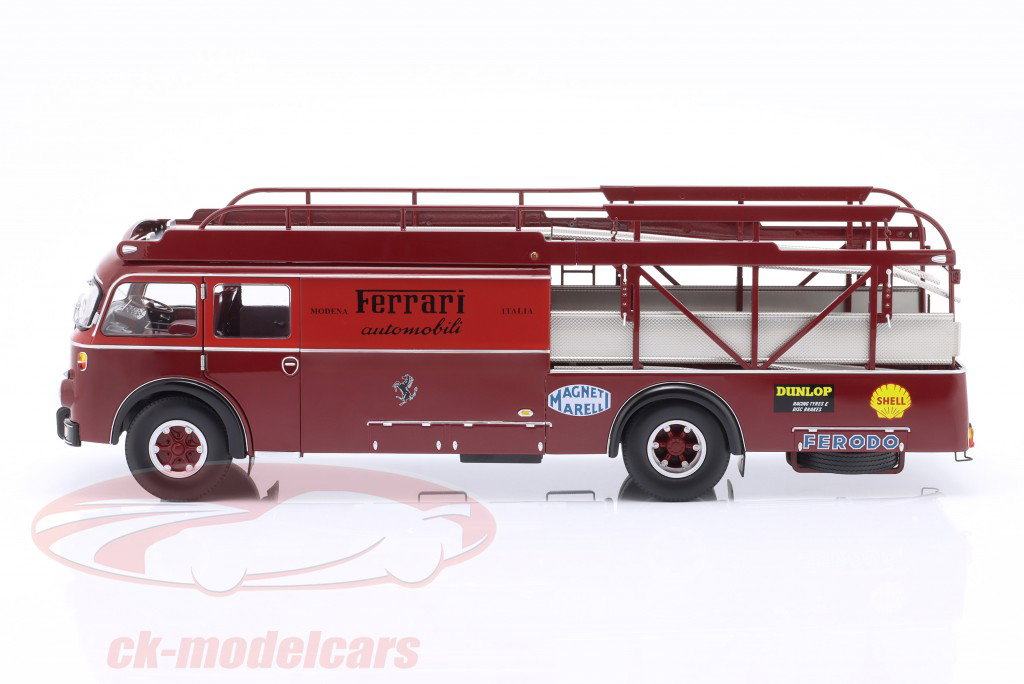 Fiat 642 RN2 Bartoletti Ferrari Racetransporter donkerrood 1:18 CMR