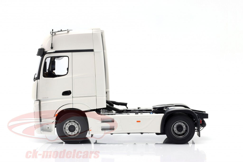 Mercedes-Benz Actros L bianco con progetto 1:18 NZG