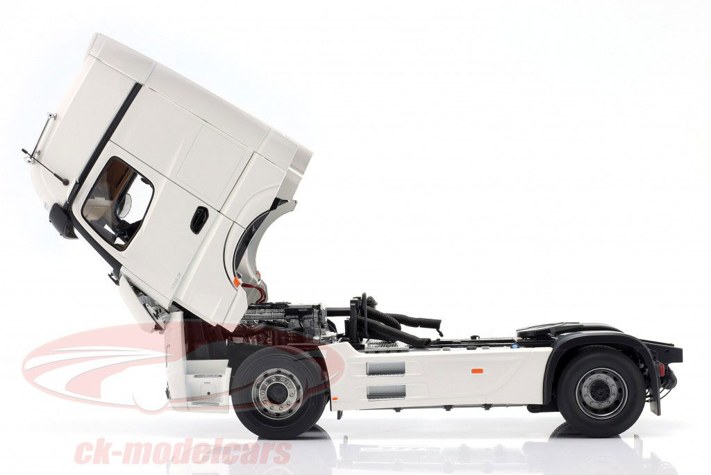 Mercedes-Benz Actros L branco com projeto 1:18 NZG