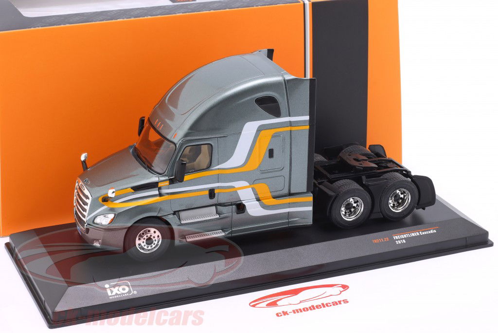 Freightliner Cascade SZM 2018 グレー メタリック / 装飾 1:43 Ixo