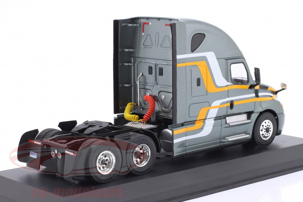 Freightliner Cascade SZM 2018 grey metallic / decor 1:43 Ixo