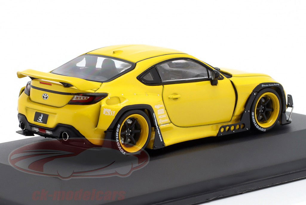 Toyota GR86 Pandem Rocket Bunny giallo 1:43 Solido