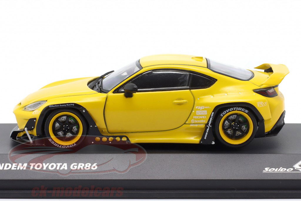 Toyota GR86 Pandem Rocket Bunny jaune 1:43 Solido