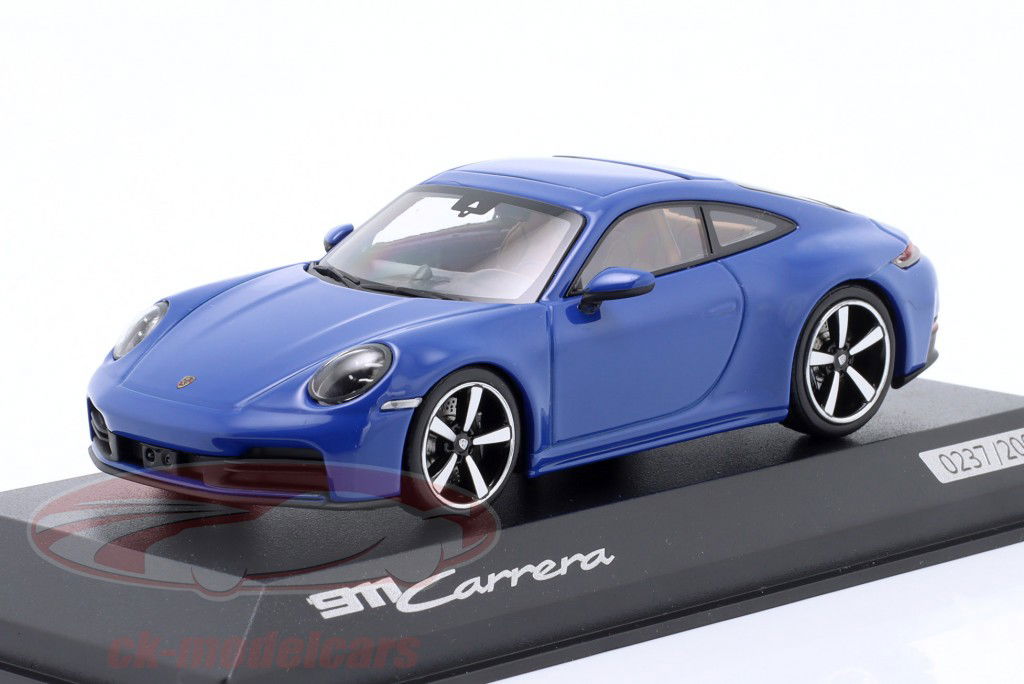 Porsche 911 (992.2) Carrera Coupé 建設年 2024 ルガーノブルー 1:43 Minichamps