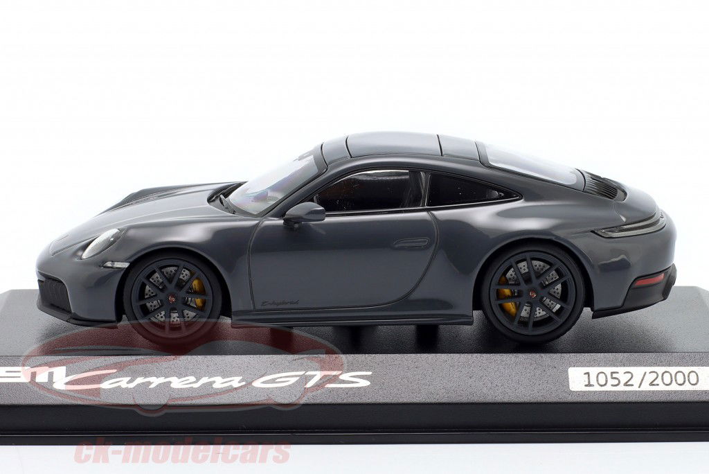 Porsche 911 (992.2) Carrera GTS Coupé 建造年份 2024 板岩灰色 1:43 Minichamps