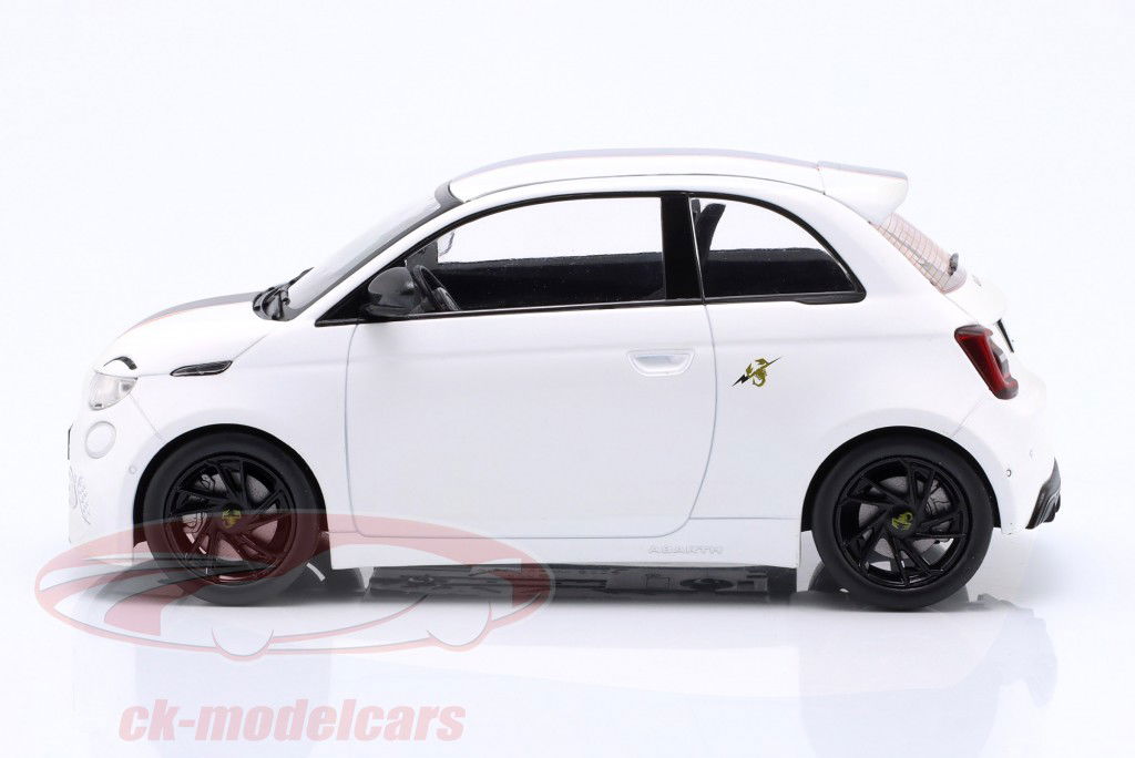 Fiat 500e Abarth Bouwjaar 2024 wit 1:18 Ixo