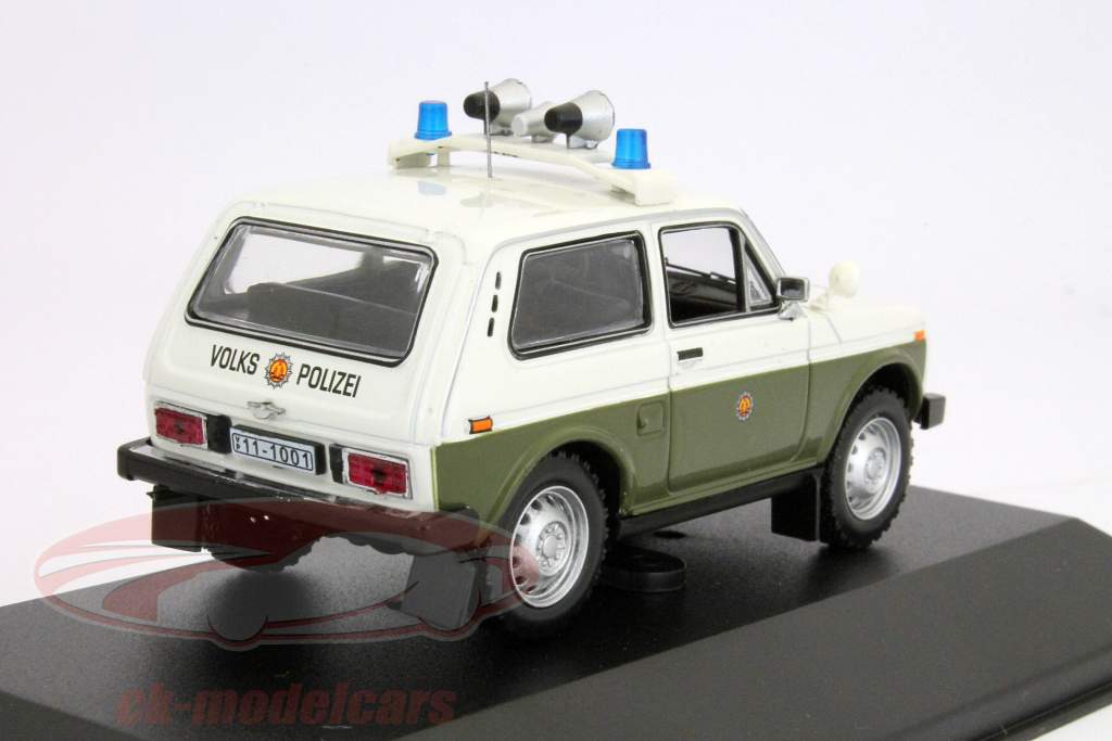 ラーダ・ニーヴァ人民警察は1978年一時43 IXO IS