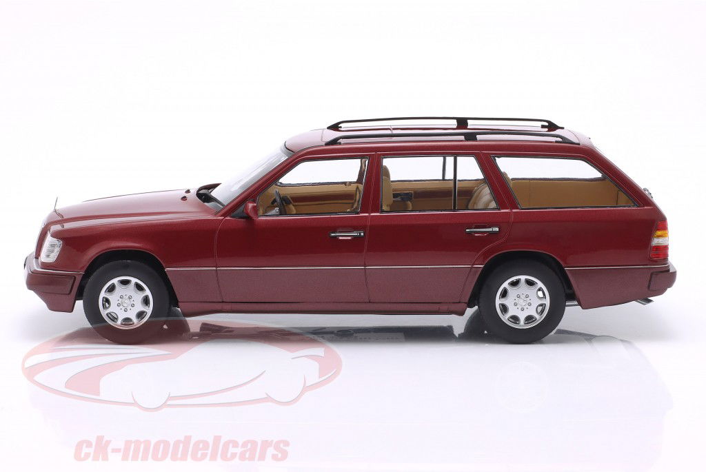 Mercedes-Benz Classe E Modello T (S124) Anno di costruzione 1995 rosso almandino metallico 1:18 Triple9