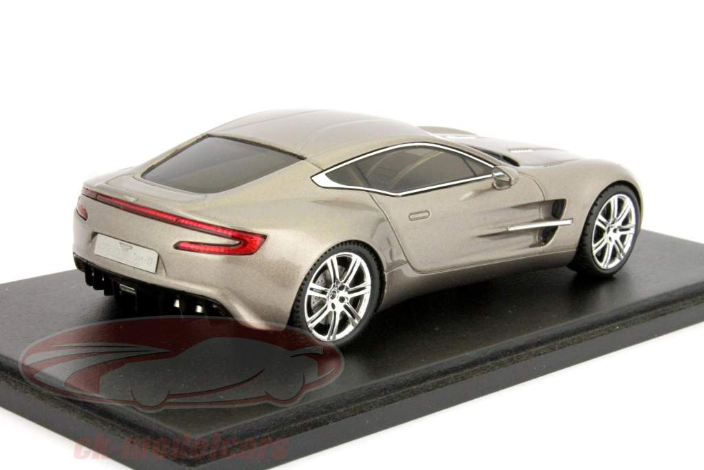 アストンマーチンOne-77 2012年ベージュメタリック1:43スパーク