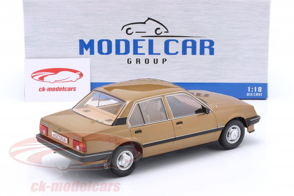 Opel Ascona C Berlina Ano de construção 1981 bege metálico 1:18 ModelCar Group
