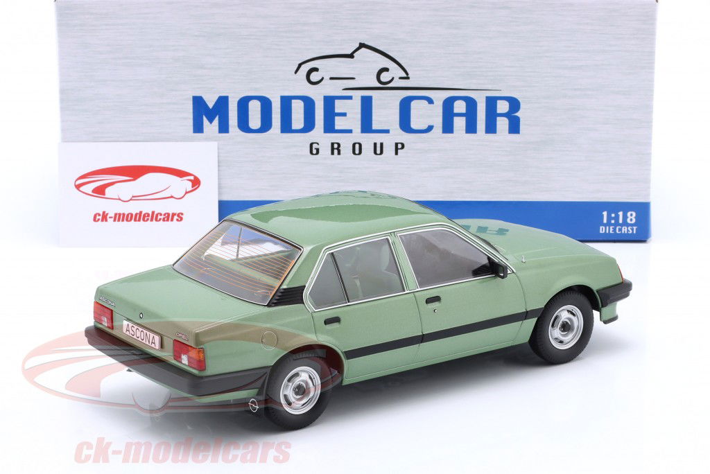 Opel Ascona C Byggeår 1981 lysegrøn metallisk 1:18 ModelCar Group