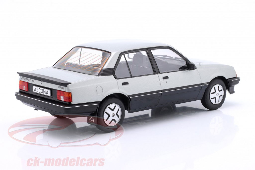 Opel Ascona C Année de construction 1981 argent 1:18 ModelCar Group