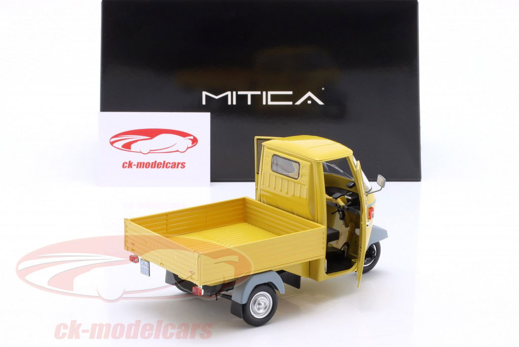 Piaggio Ape P501 Bouwjaar 1979 geel 1:18 Mitica