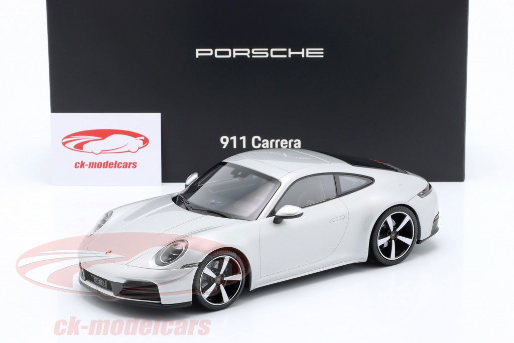 PORSCHE 911 Carrera S　1/18　ミニチュアカー Minichamps 1:18 Porsche 911 (992.2) Carrera Coupe year 2024