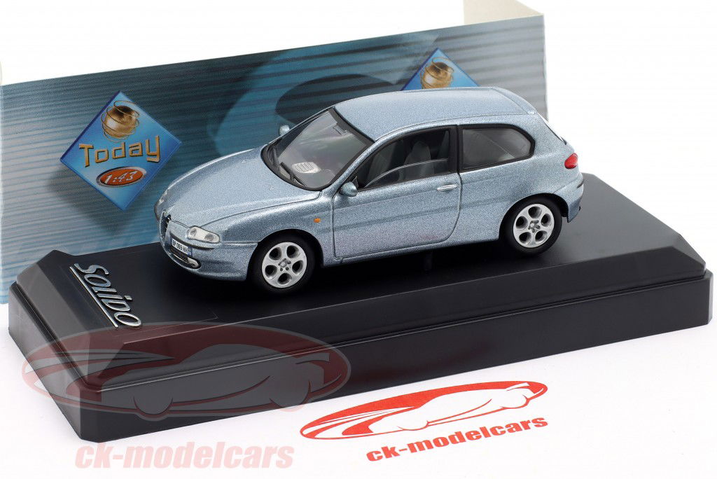 Alfa Romeo 147 Byggeår 2000 sølv metallisk 1:43 Solido