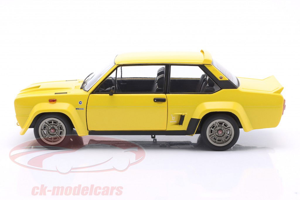 Fiat 131 Abarth Byggeår 1980 gul 1:18 Solido