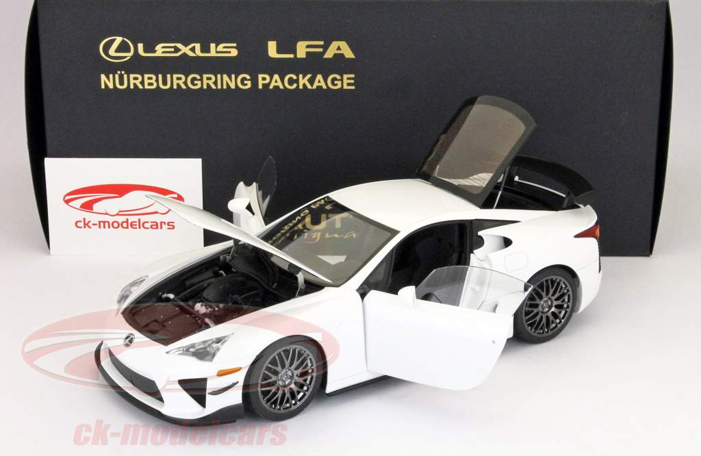 雷克萨斯LFA纽博格林2011年白/白AUTOA​​RT 1:18