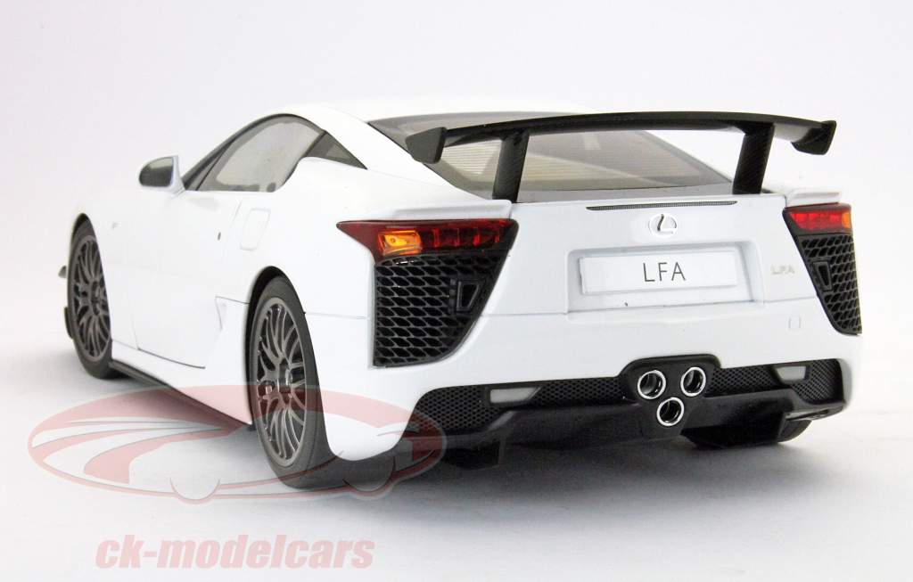 雷克萨斯LFA纽博格林2011年白/白AUTOA​​RT 1:18