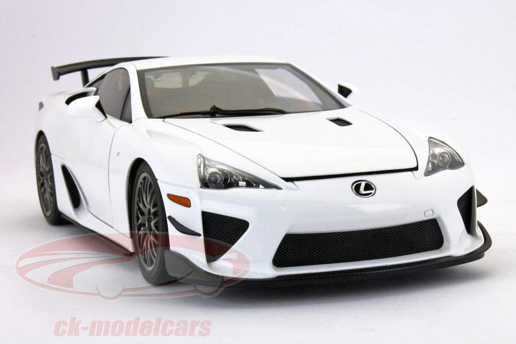雷克萨斯LFA纽博格林2011年白/白AUTOA​​RT 1:18