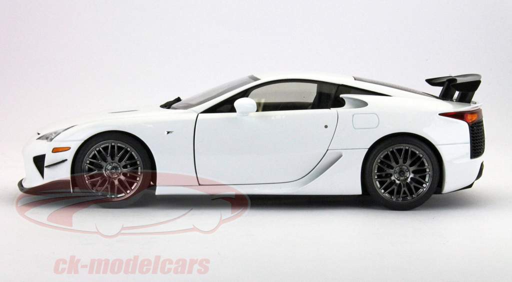 雷克萨斯LFA纽博格林2011年白/白AUTOA​​RT 1:18