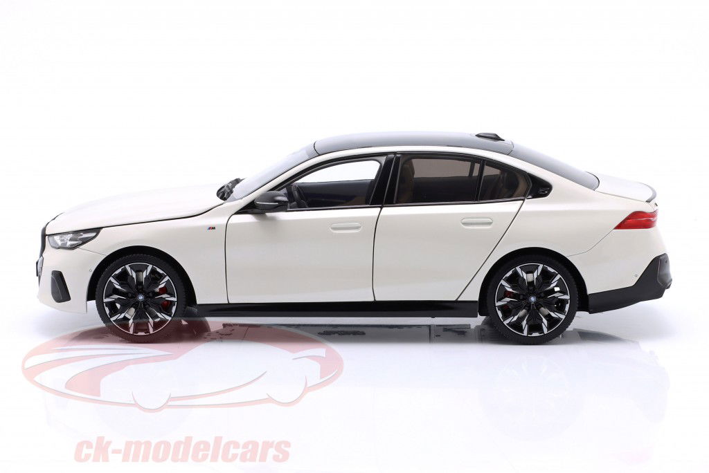 BMW i5 (G60) Anno di costruzione 2023 bianco metallico 1:18 Minichamps