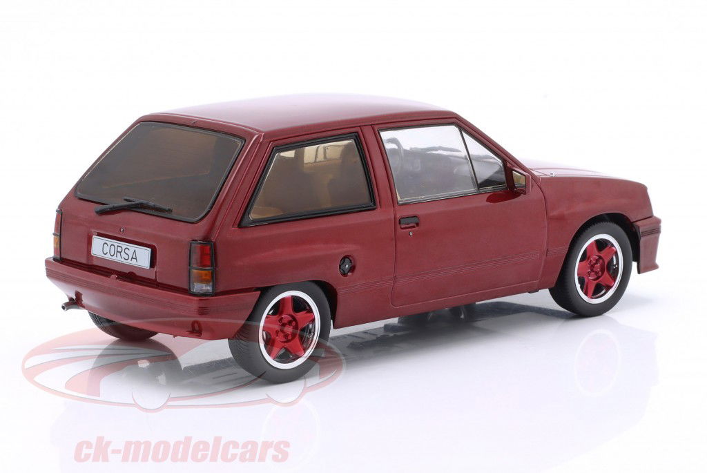 Opel Corsa A Custom donkerrood metalen 1:18 ModelCar Group
