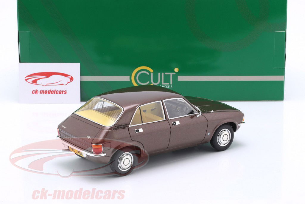 Austin Allegro Year 1973 bronze metallic 1:18 Cult Scale