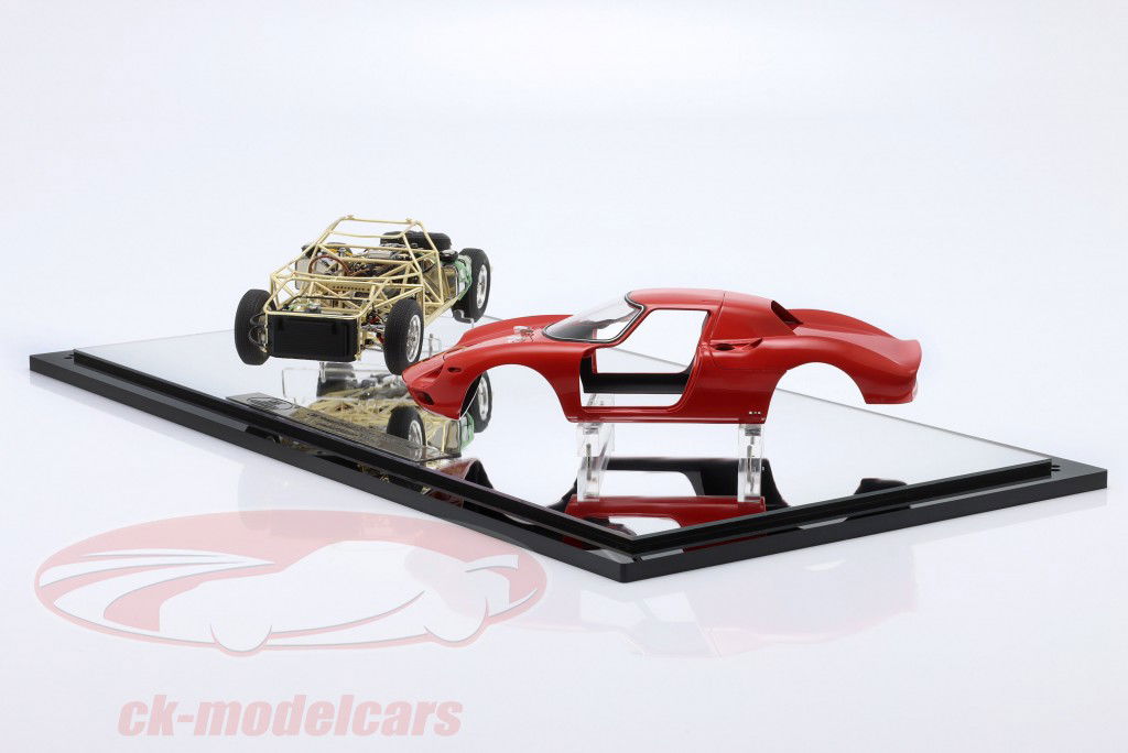 Ferrari 250 LM Rolling chassis En lichaam rood 1:18 CMC