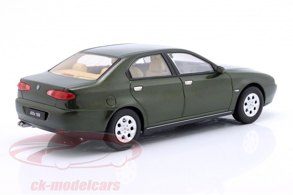 Alfa Romeo 166 Year 1999 green metallic 1:18 Triple9