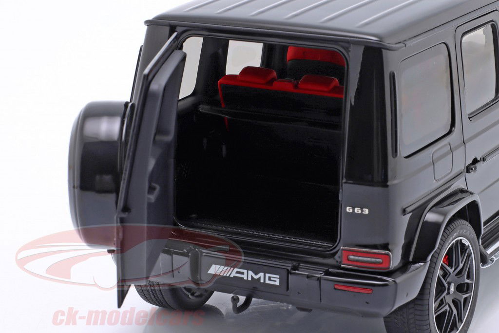 AUTOart Mercedes Benz G-Wagon 1:18ブラック s-l400.jpg