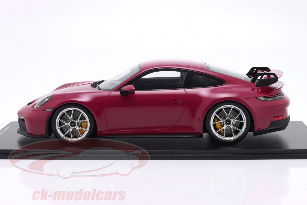 Porsche 911 (992) GT3 Byggeår 2021 rubinstjerne 1:12 Schuco