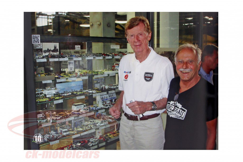 Книга: Autocult 10 Годы годовщина (2015-2025)