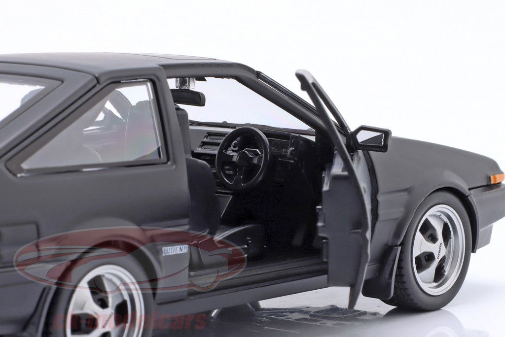 Toyota Sprinter Trueno AE86 Byggeår 1979 kedelig sort 1:24 Maisto