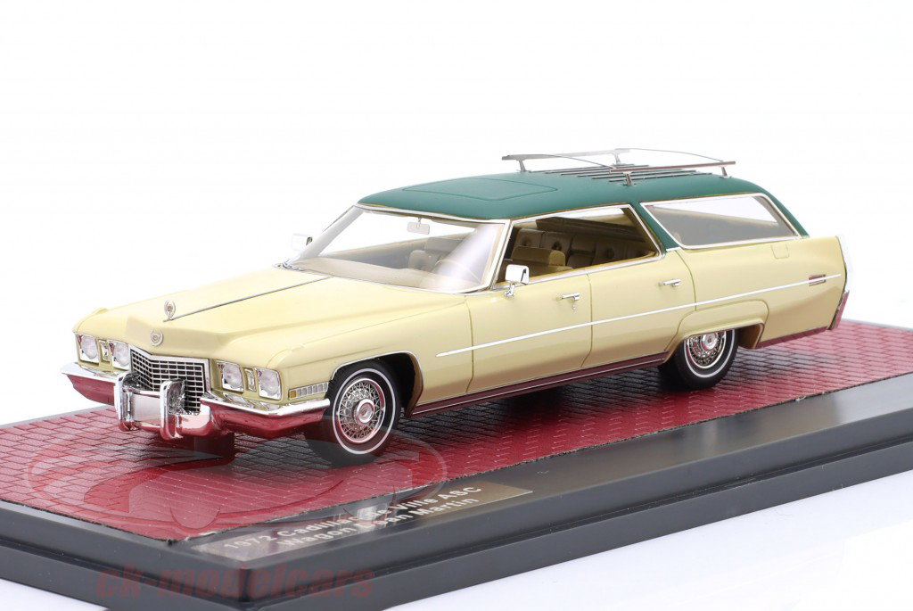 Cadillac DeVille ASC Wagon Dean Martin 1972 crème / vert 1:43 Matrix