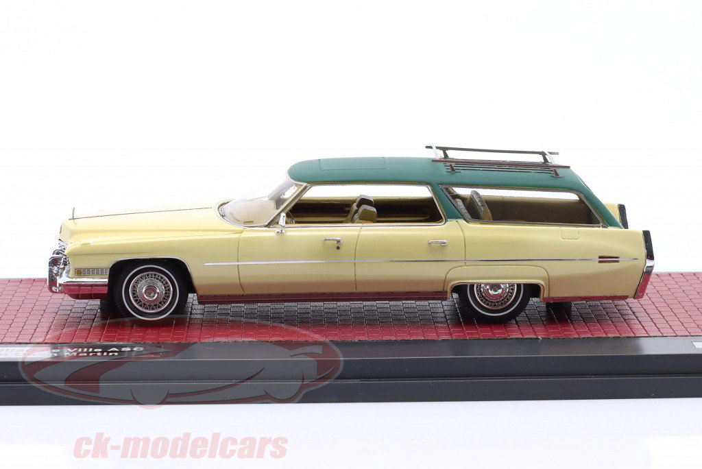 Cadillac DeVille ASC Wagon Dean Martin 1972 crème / vert 1:43 Matrix