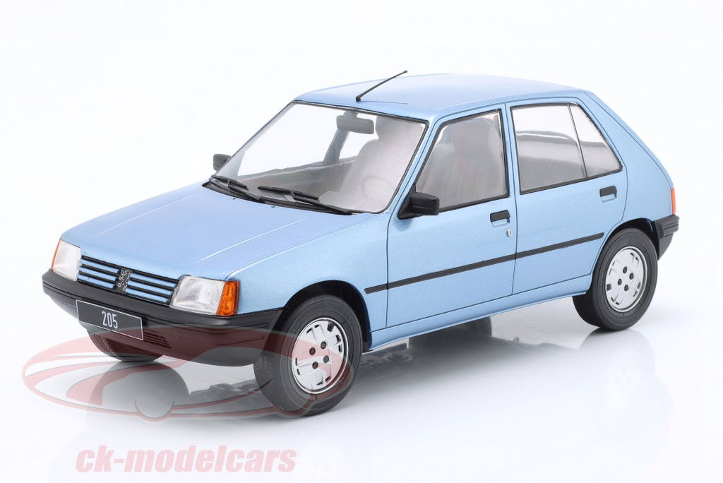 Peugeot 205 Anno di costruzione 1984 azzurro metallico 1:18 ModelCar Group