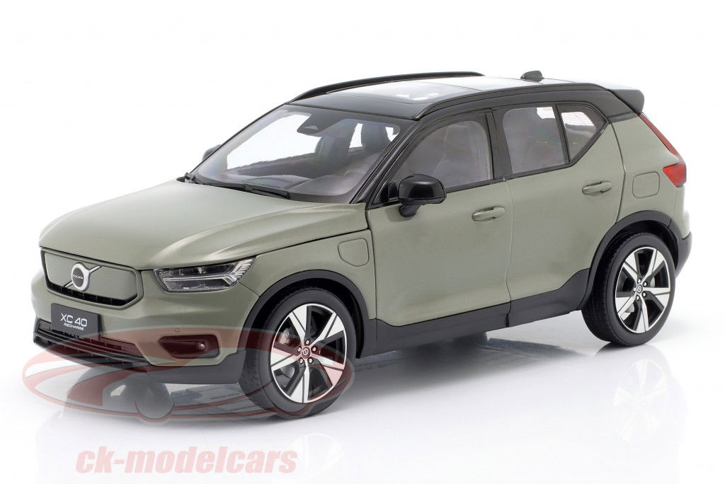 Volvo XC40 Recharge 建造年份 2022 灰绿色 金属 1:18 Paudi
