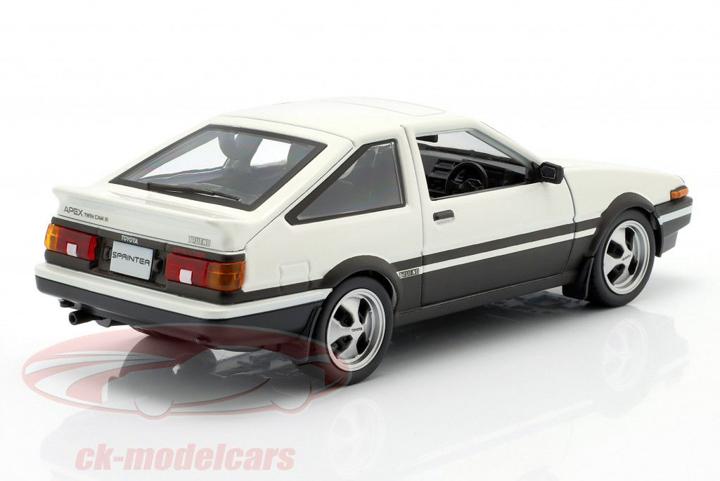 Toyota Sprinter Trueno AE86 建造年份 1979 白色的 1:24 Maisto