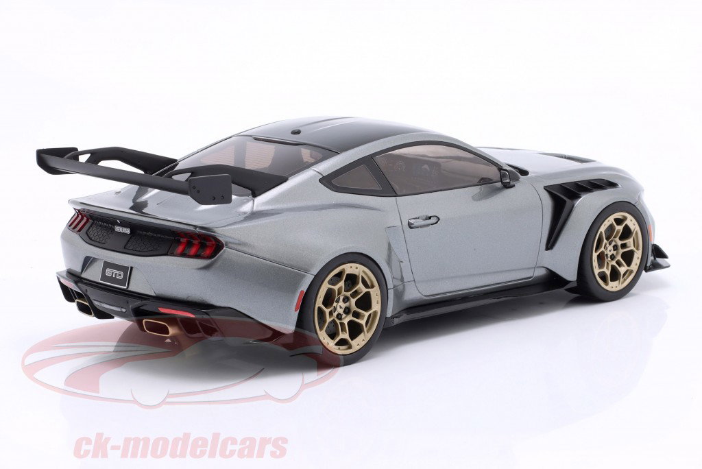 Ford Mustang GTD year 2025 silver-grey metallic 1:18 Ixo
