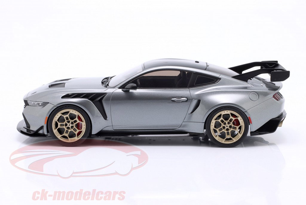Ford Mustang GTD year 2025 silver-grey metallic 1:18 Ixo