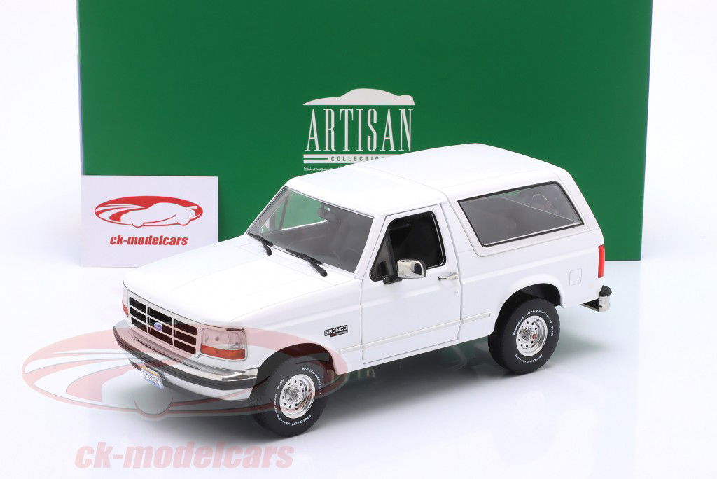 Ford Bronco XLT Bouwjaar 1993 Oxford wit 1:18 Greenlight