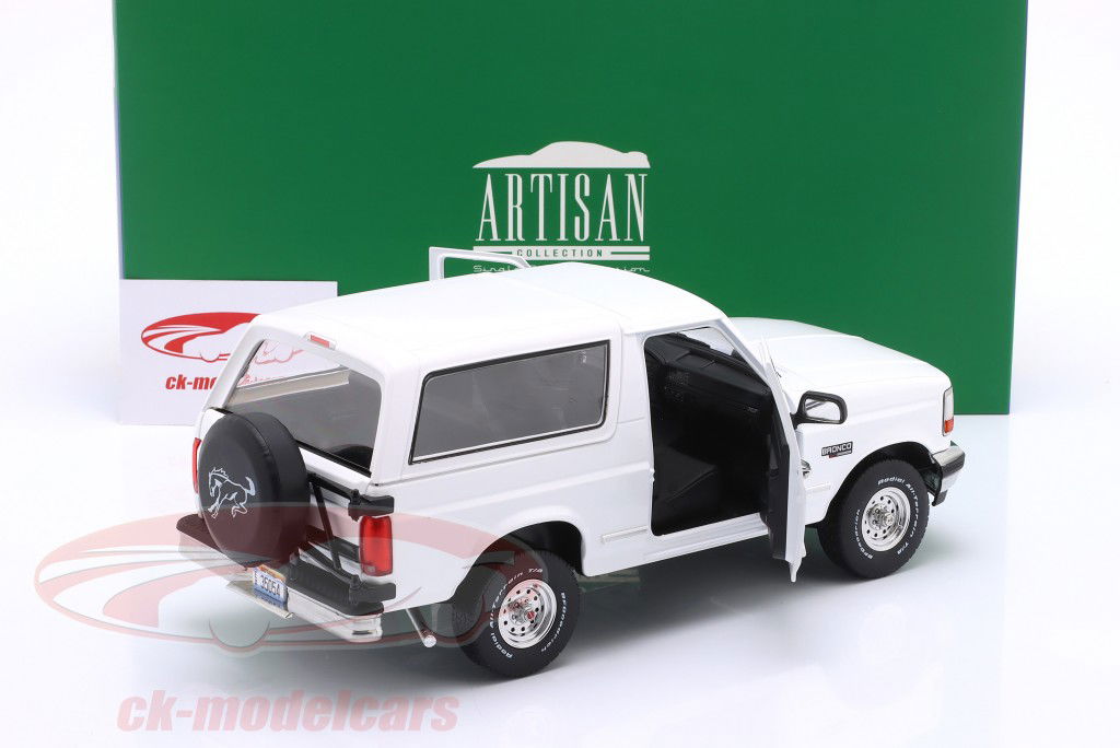 Ford Bronco XLT Bouwjaar 1993 Oxford wit 1:18 Greenlight