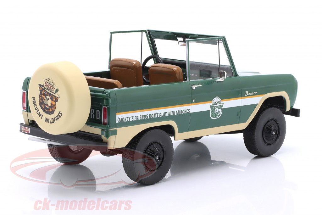 Ford Bronco Smokey oso Bosque guardabosque Año de construcción 1967 verde / crema 1:18 Greenlight