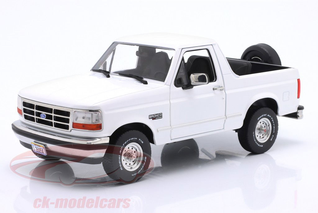 Ford Bronco XLT Bouwjaar 1993 Oxford wit 1:18 Greenlight