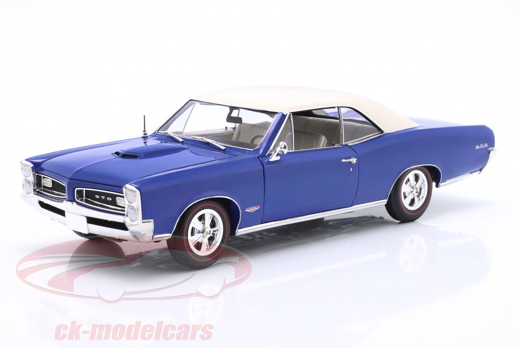 Pontiac GTO 建造年份 1966 蓝色的 / 白色的 1:18 Highway61