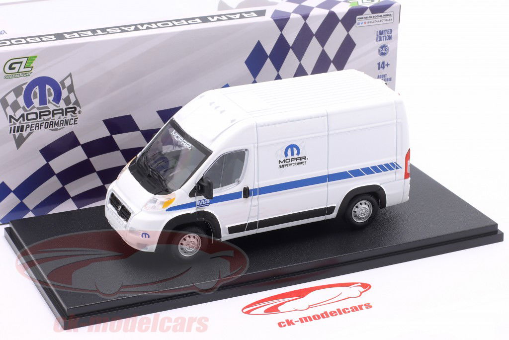 Ram Promaster 2500 Année de construction 2018 blanc / bleu 1:43 Greenlight