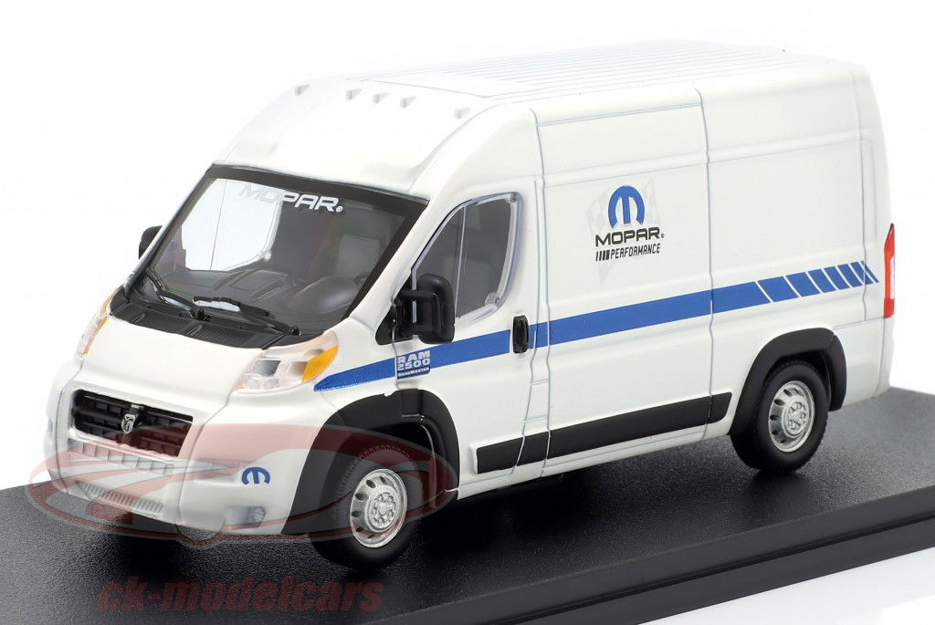 Ram Promaster 2500 Année de construction 2018 blanc / bleu 1:43 Greenlight