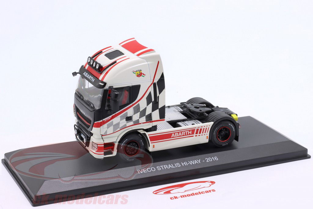 Iveco Stralis Hi-Way Sattelzugmaschine 2016 Abarth 1:43 Hachette